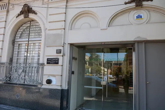 COLEGIO DE ODONTOLOGOS