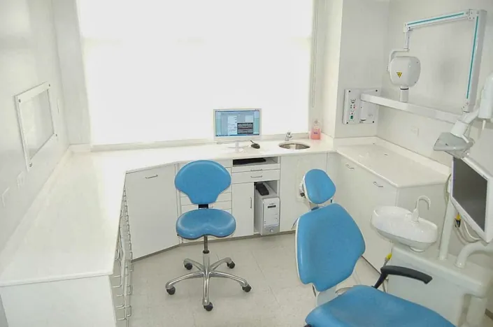Dental Das Group Argentina – Estética dental – Carillas – Implantes