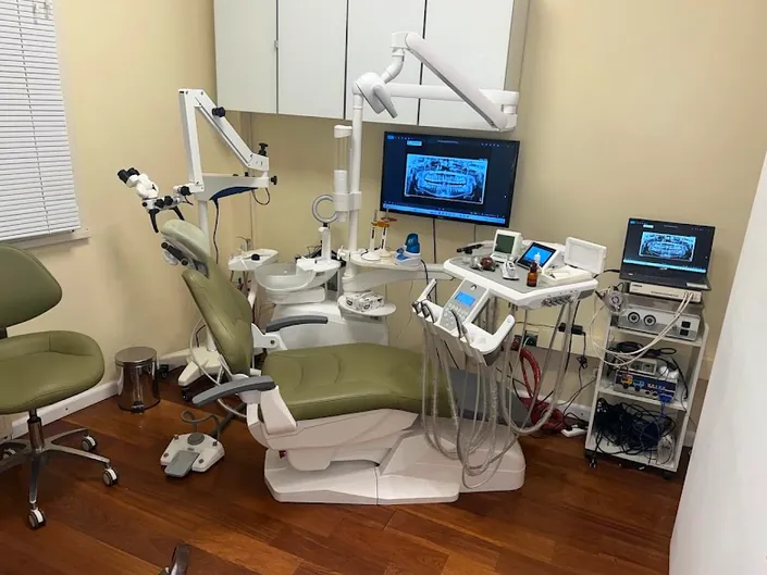 Dr. Lucas Pisano Gobbi, Cirujano oral y maxilofacial