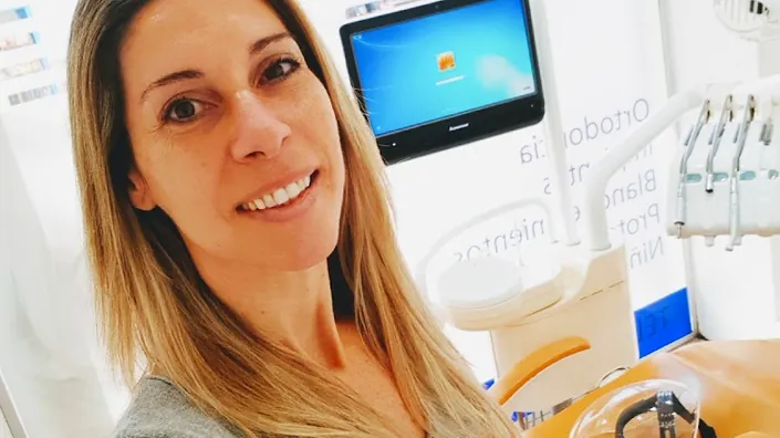 Odontóloga Marcela Espósito. Iberluceadental
