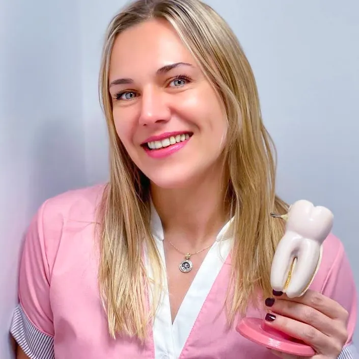 Odontología – Dra. Anna Kartavaia