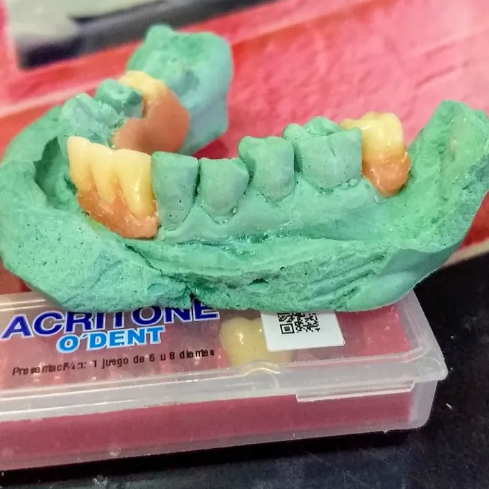 Prótesis Dentales J.C.P.